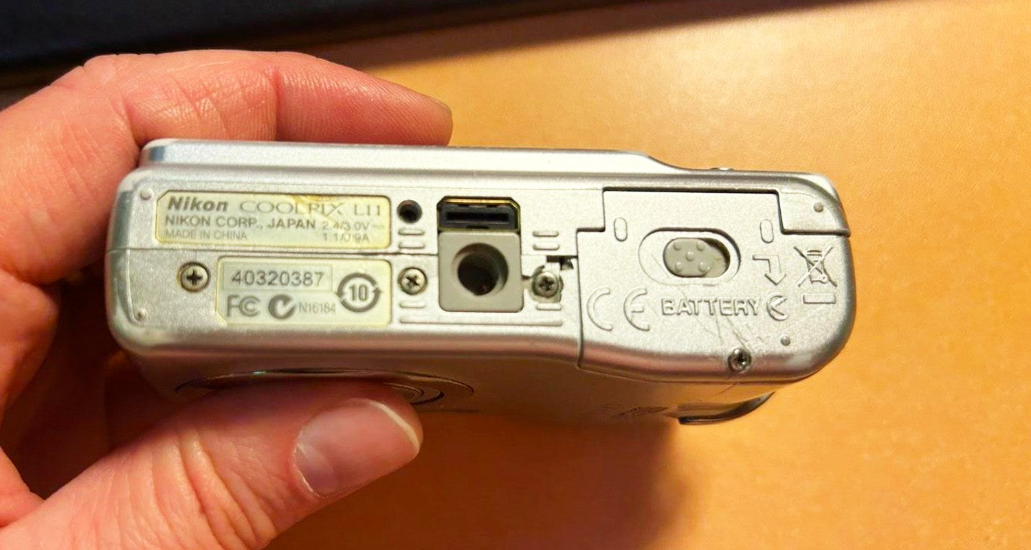 Nikon COOLPIX L11 6.0MP Digital Camera  silver