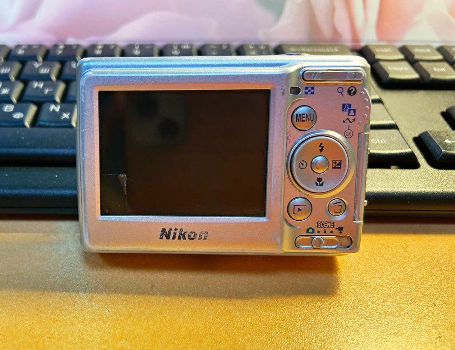 Nikon COOLPIX L11 6.0MP Digital Camera  silver