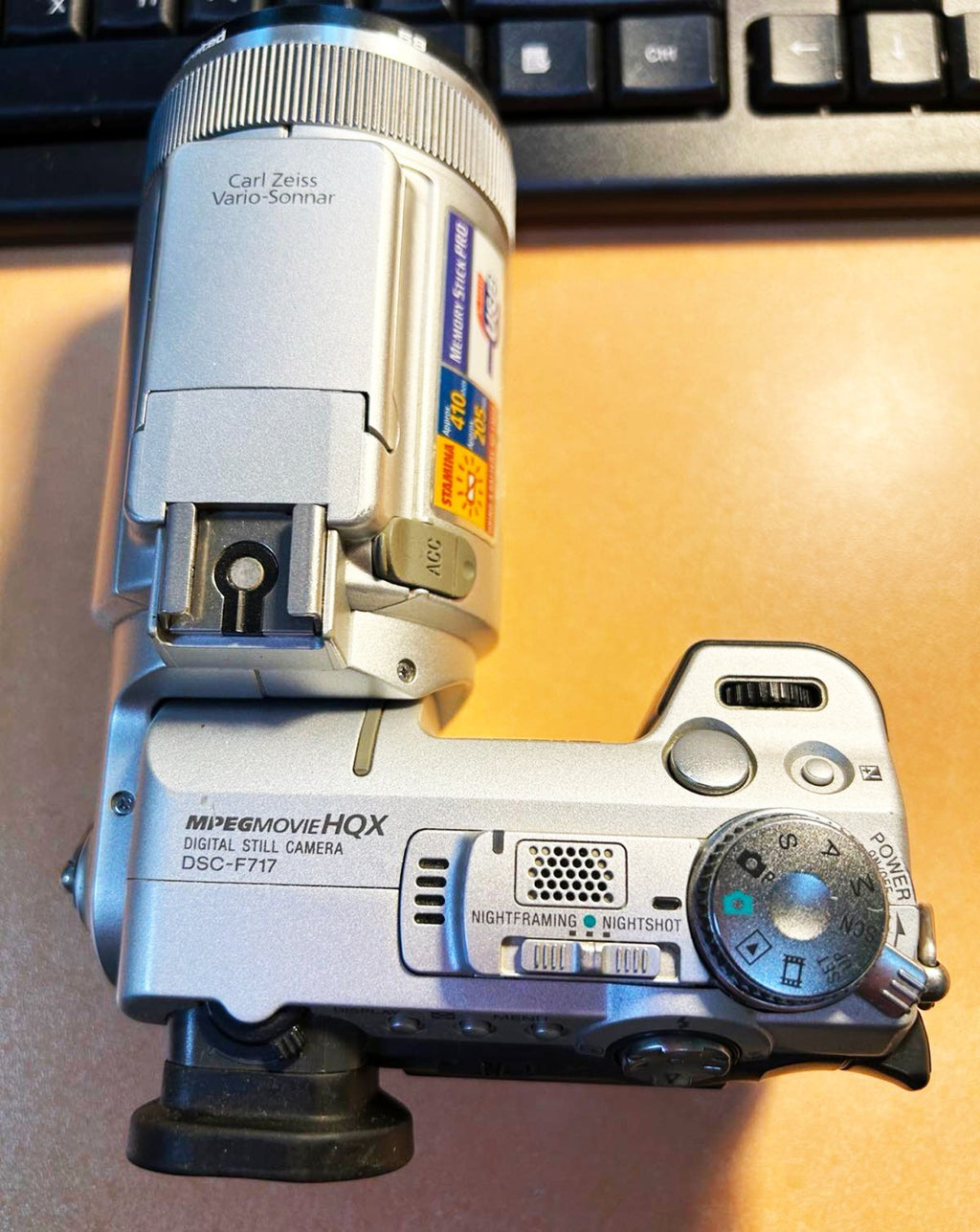 Sony Cyber-shot DSC-F717 5MP Digital Camera - Silver