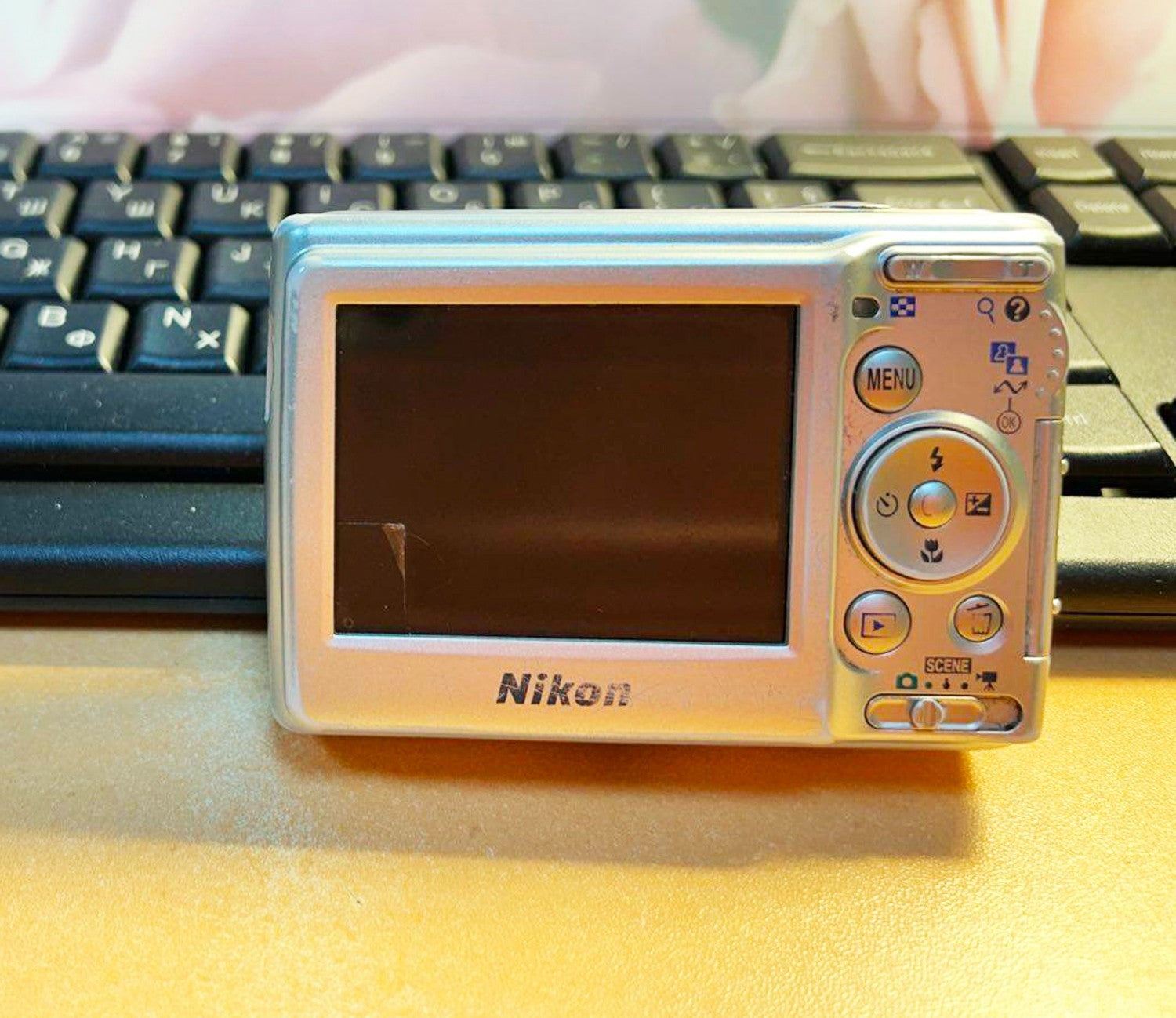 Nikon COOLPIX L11 6.0MP Digital Camera  silver