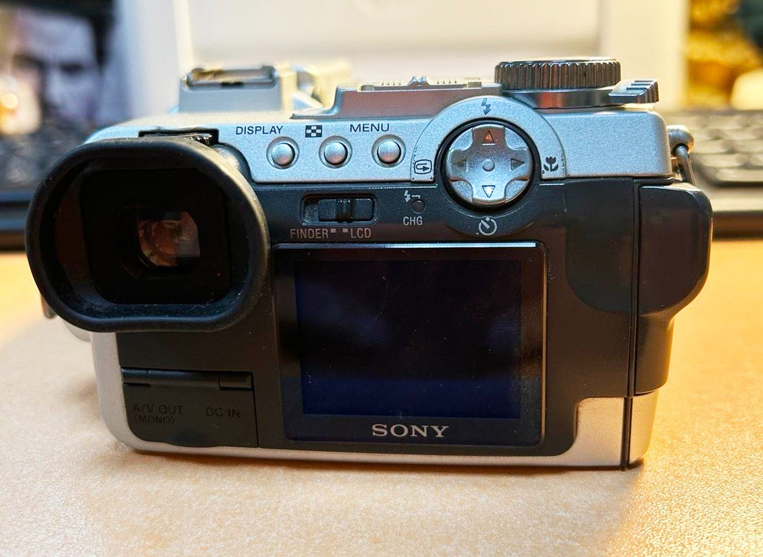 Sony Cyber-shot DSC-F717 5MP Digital Camera - Silver