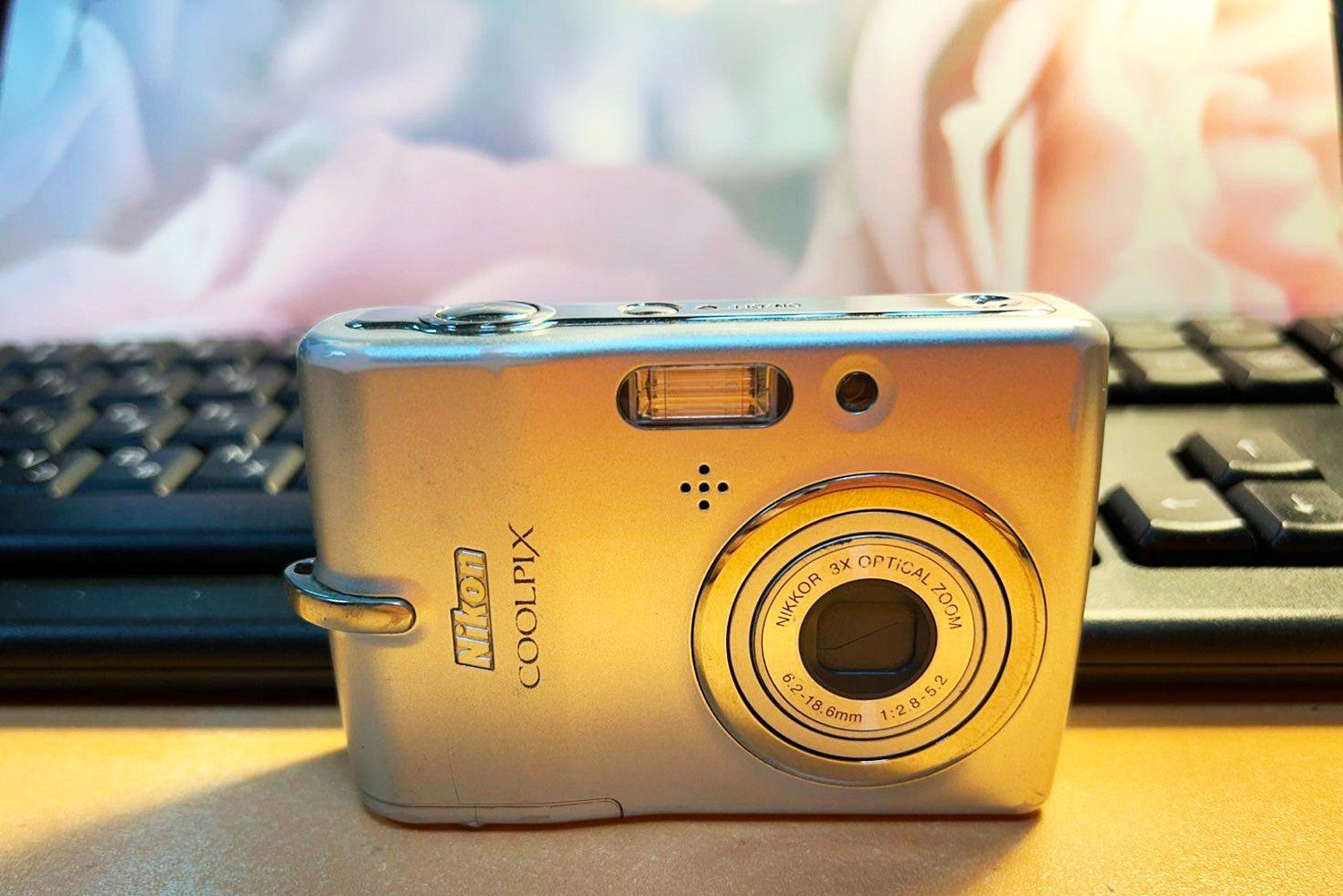 Nikon COOLPIX L11 6.0MP Digital Camera  silver