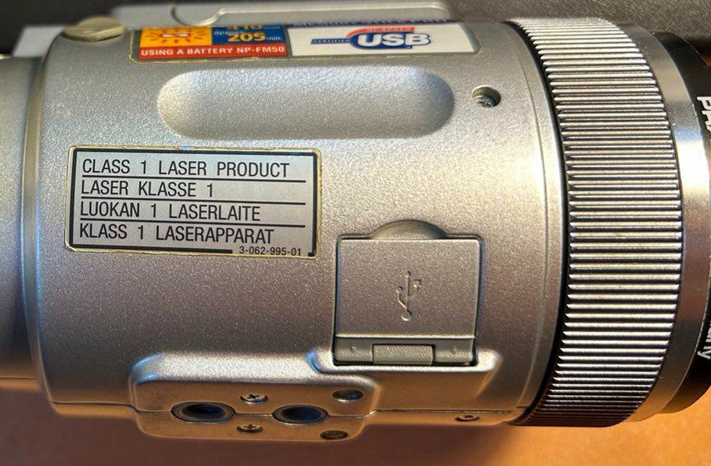 Sony Cyber-shot DSC-F717 5MP Digital Camera - Silver