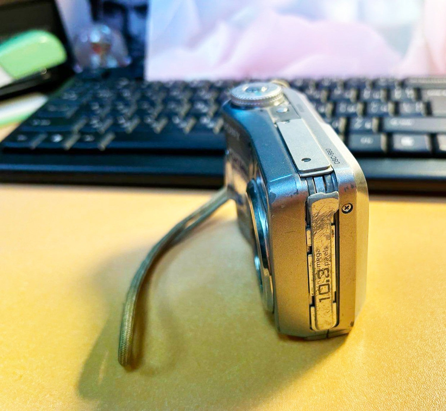 Sony Cyber-shot DSC-S60 4.1MP Digital Camera - Silver