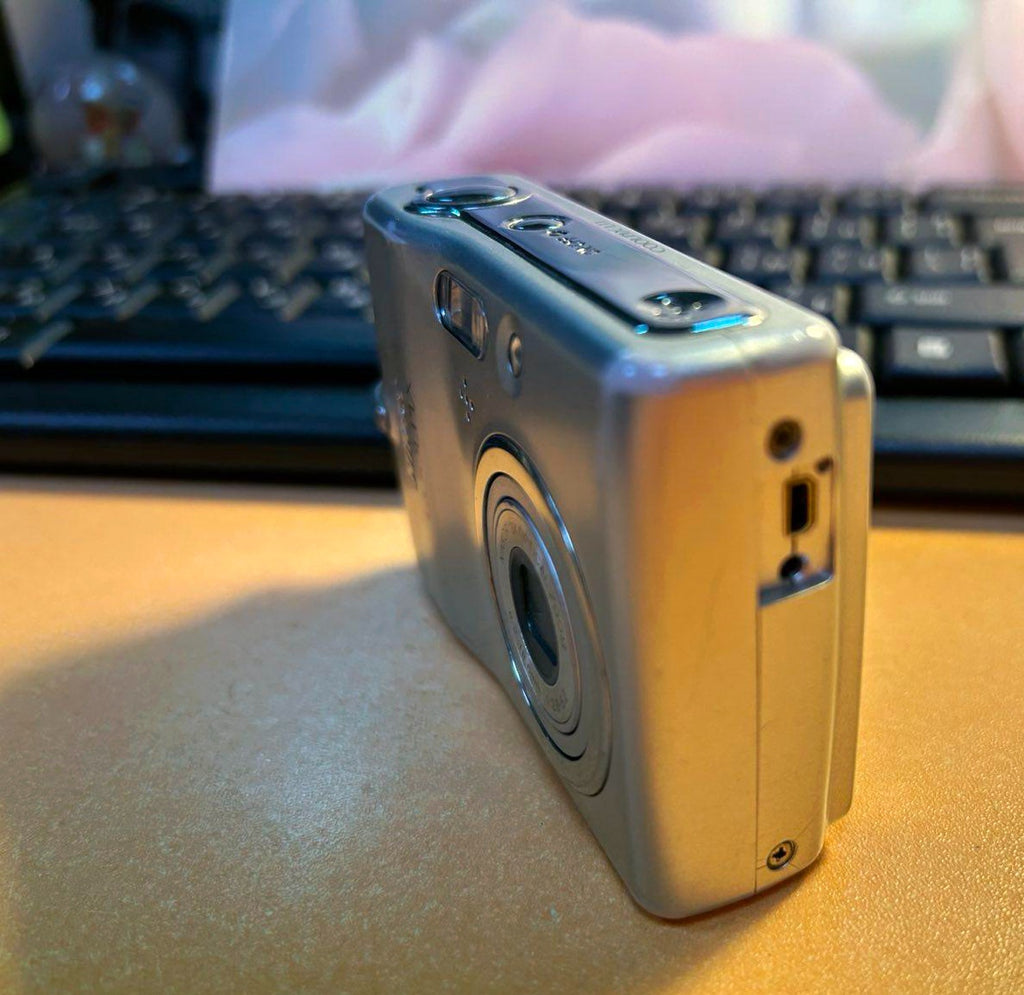 Nikon COOLPIX L11 6.0MP Digital Camera  silver